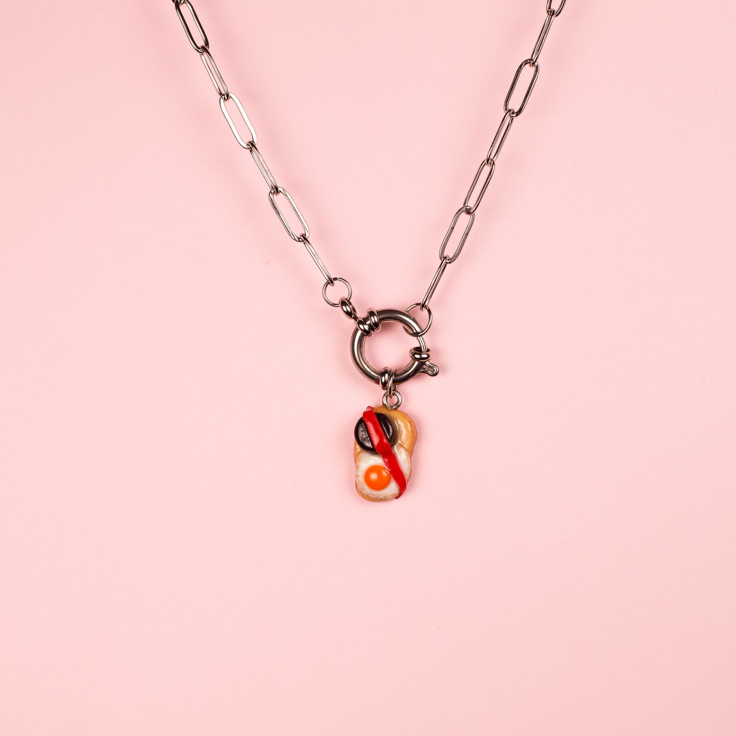 Collar charm cojonudo